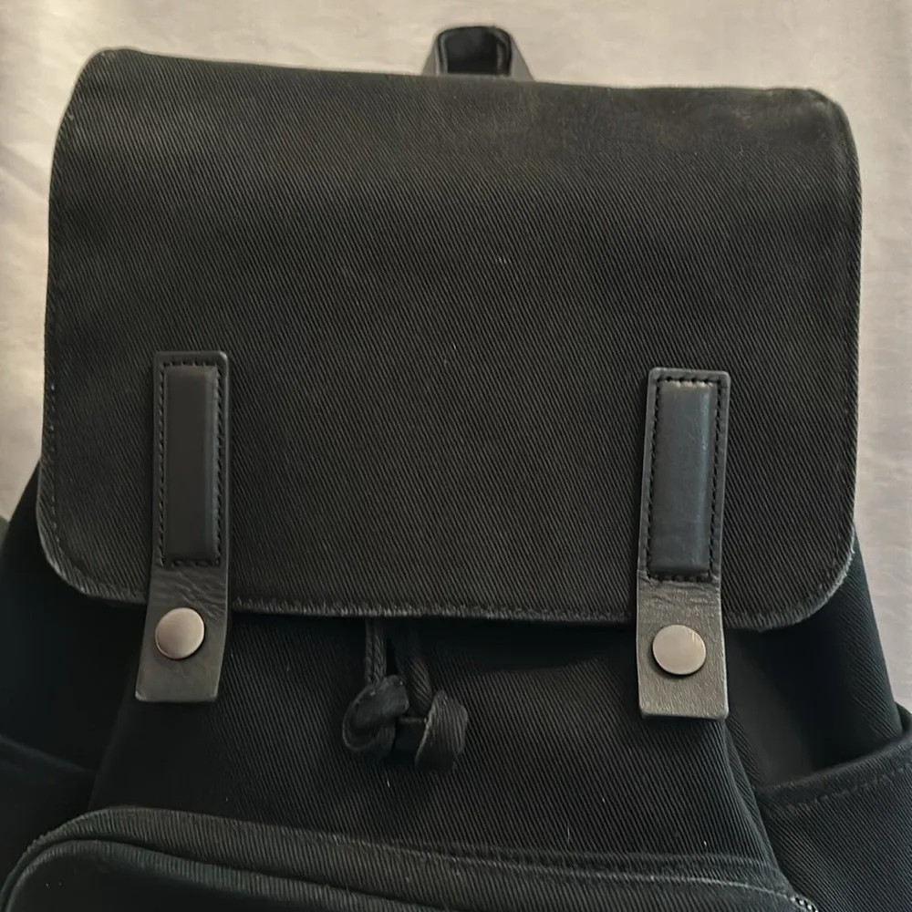 Everlane Modern Snap black cinch closure padded interior cotton blend backpack